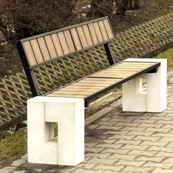 Ławka parkowa Roma WPC z oparciem Wytrzymała i solidna betonowa ławka parkowa Roma WPC.