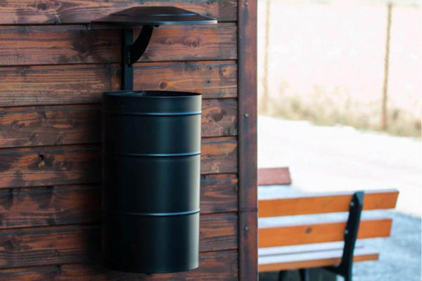 kosz miejski z daszkiem na sciane 1 kosz miejski z daszkiem na sciane 1