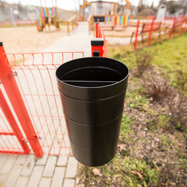 Kosz na śmieci Miejski na ścianę 30l kosz na smieci miejski na sciane 1