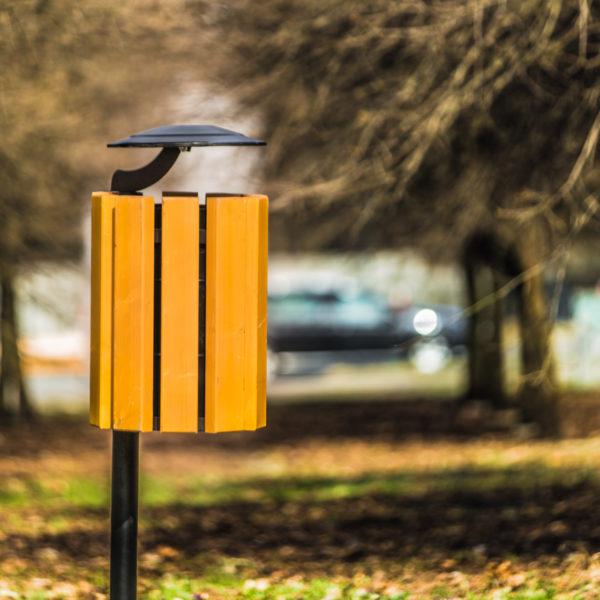 Kosz parkowy Genewa z daszkiem 30l kosz na śmieci parkowy Genewa z daszkiem