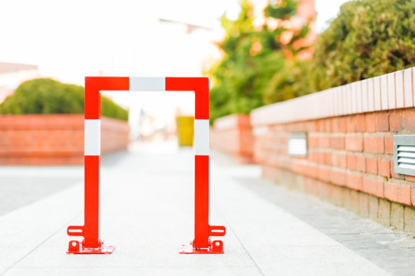 Uniwersalna stalowa blokada parkingowa R4 Uniwersalna stalowa blokada parkingowa R4