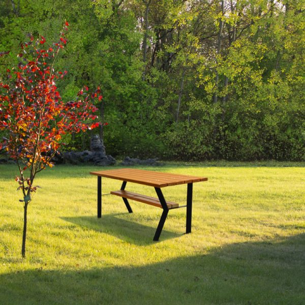 Stół miejski Gaja solidny i uniwersalny stół parkowy Gaja