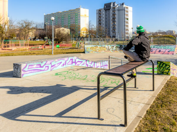 mała architektura ławka młodzieżowa Sigma WPC