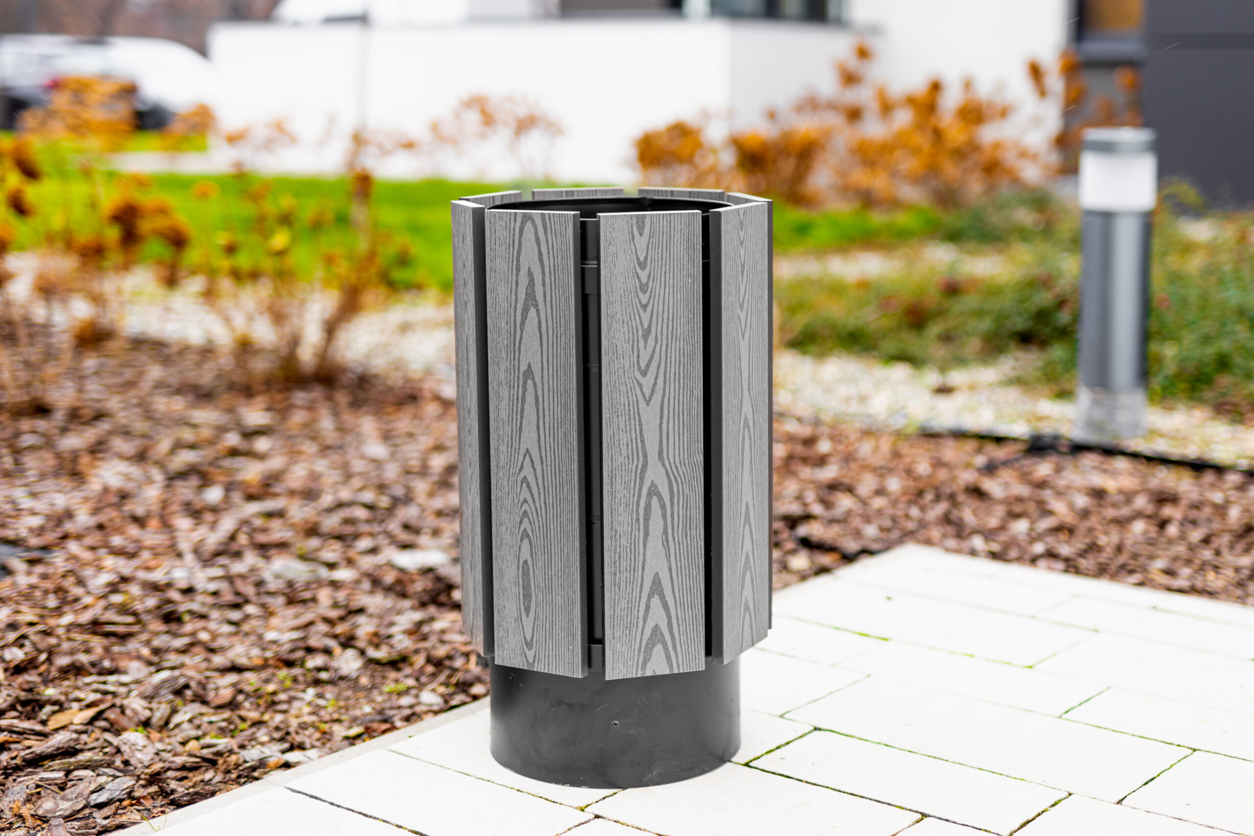 Który kosz na śmieci wybrać? Porównanie koszy miejskich na obrazku