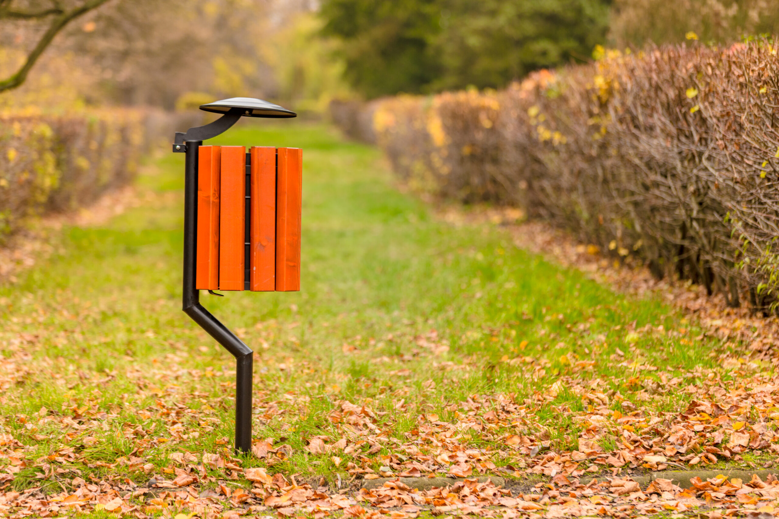 kosze na smieci Kosz na śmieci w parku