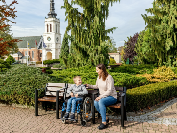 Ławka z miejscem na wózek inwalidzki