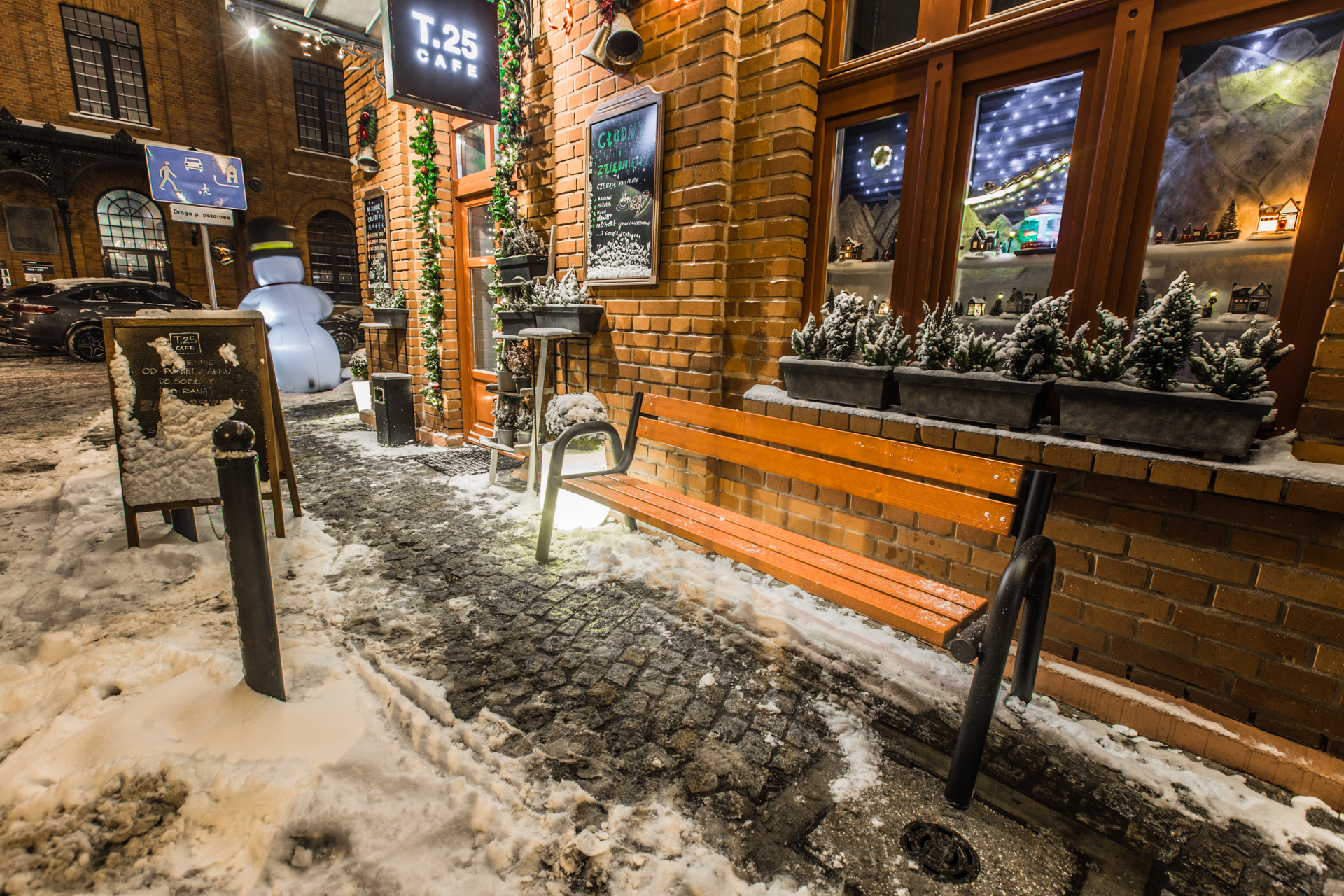 7 prawd o tym, jak mała architektura radzi sobie zimą: Zima to test jakości – które materiały naprawdę dają radę? na obrazku